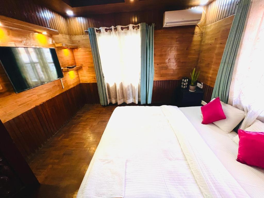 Hostmandu B&B Lalitpur Bagian luar foto