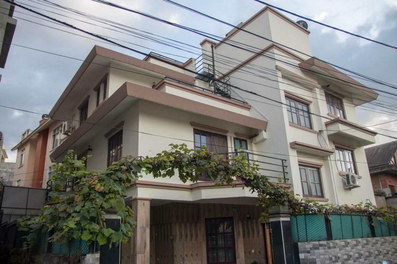 Hostmandu B&B Lalitpur Bagian luar foto